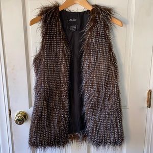 Faux Fur vest 🤎make offer🤎